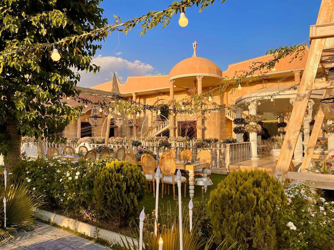 باغ عمارت زمرد چیتگر